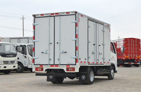 Gebruikte kleine vrachtwagens Foton Cargo Truck Single Cab 3.6 meter hoog 122 pk