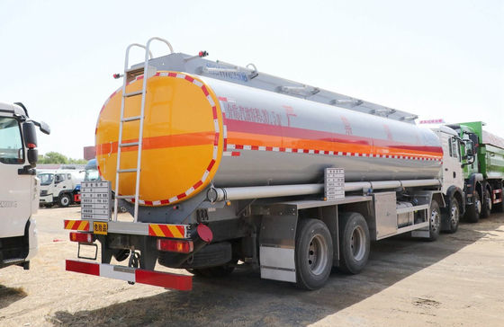 Gebruikte oliecontainer 30000 liter Howo T5G olietanker vrachtwagen 4 assen cabine met sleeper