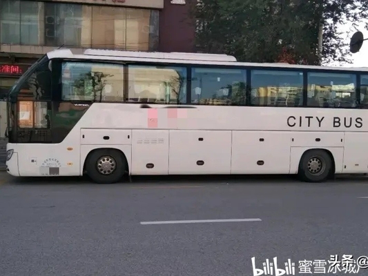 Tweedehands bus 2018 Jaar Yutong Bus ZK6122 Dubbele deur 56 zitplaatsen Spring Leaf LHD