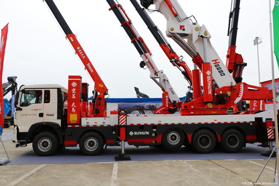 100 ton vrachtwagen gemonteerde kraan Howo 10*4 Chassis 440 pk Knuckle arm kraan 135 ton Lifting