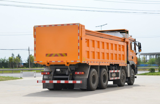 Shacman 8*4 Gebruikte 40 ton vrachtwagen voor M3000 snelwegvervoer 12 banden snelle versnellingsbak