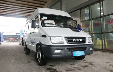 Wit Iveco-Merk Gebruikt en Nieuwe Minibus 6 Zetels 129 PK-Diesel 2013-2018 Jaar