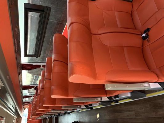 Gebruikte Zhongtong-Buslck6128 Nieuwe Bus 56 Zetels verdubbelt Achtermotor van het Deuren de Grote Compartiment
